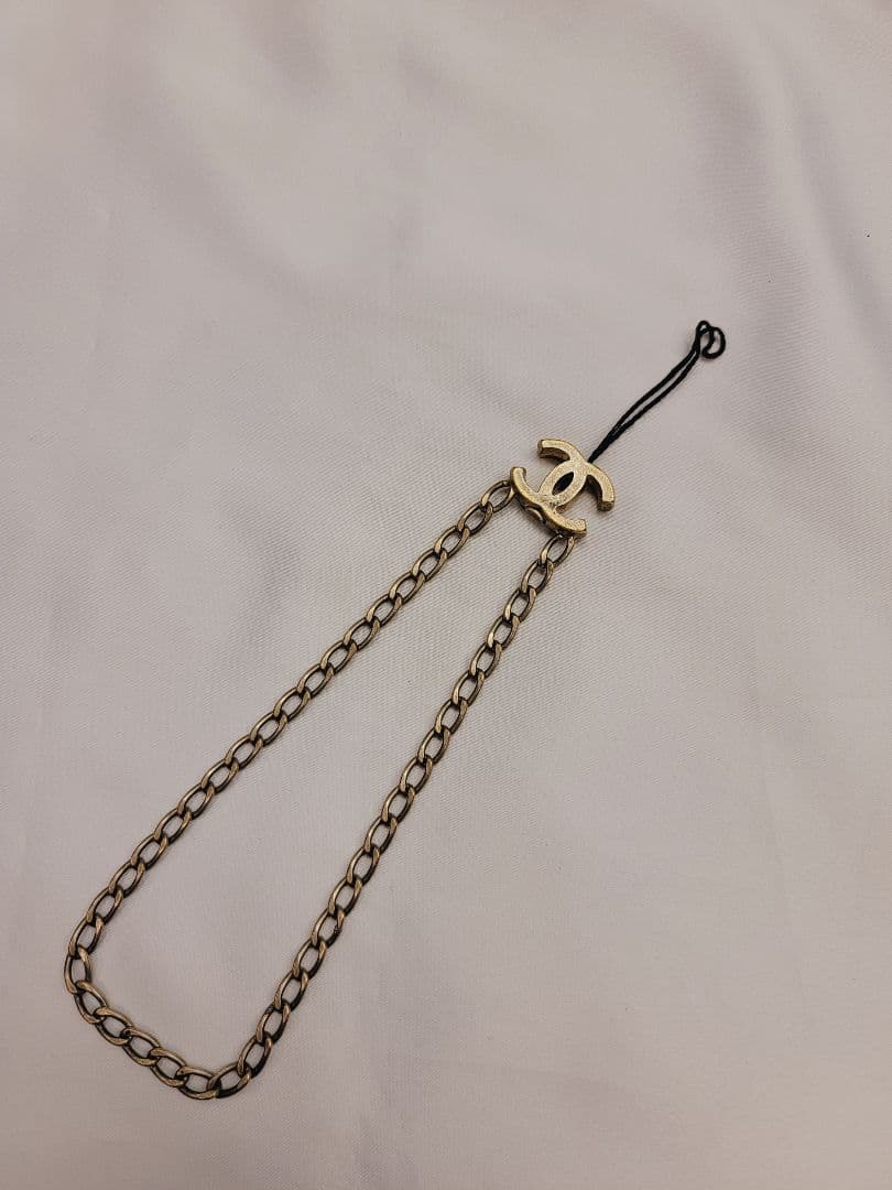 CHANEL ロゴ付きチェーンキーホルダー