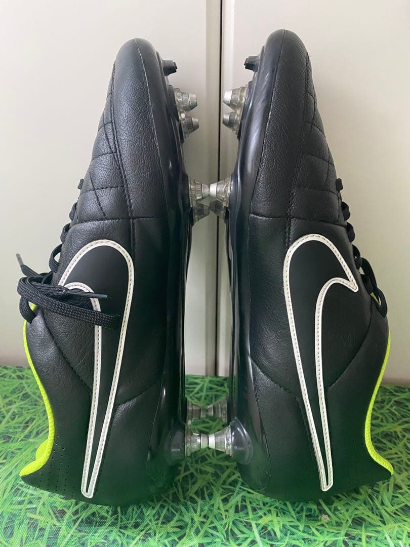 ☆未使用☆送料無料☆NIKE(ナイキ)TIEMPO GENIO レザー SG☆