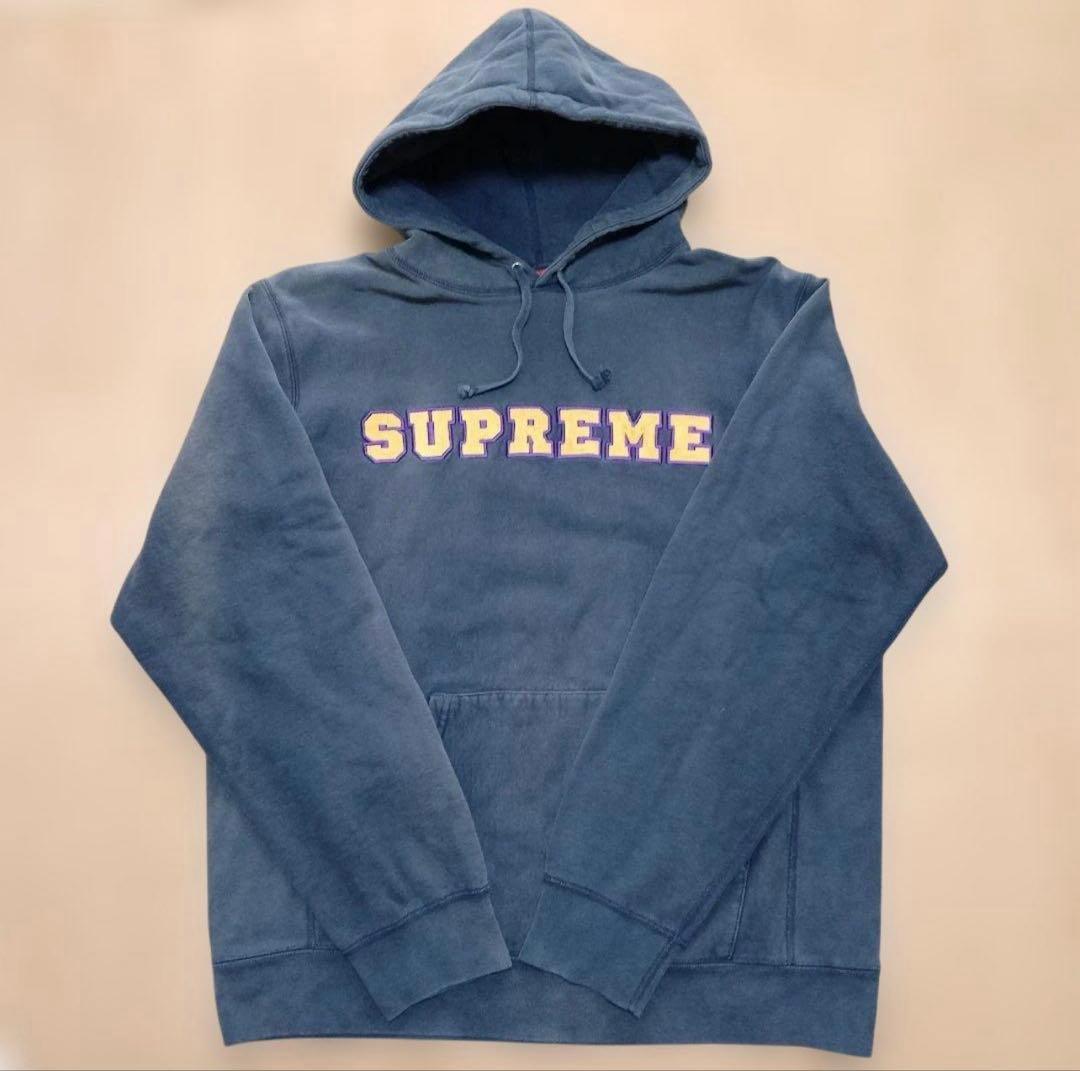 SUPREME フード付きパーカー