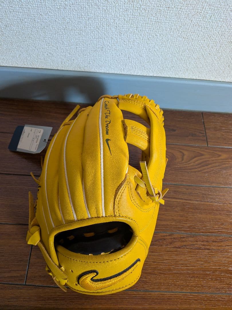 Nike Diamond Edge 軟式グローブ イエロー