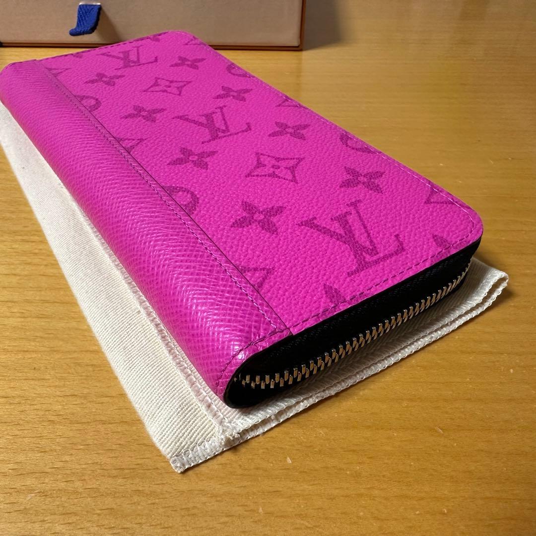 LOUIS VUITTON ジッピーウォレット ピンク色　ヴィトン