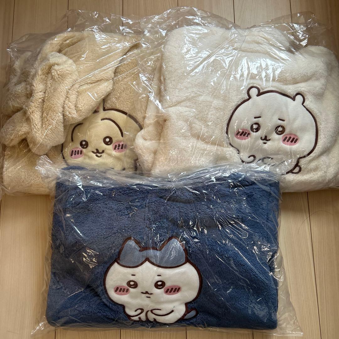 ちいかわ　マシュマロフィール　ラウンジパーカ　長袖