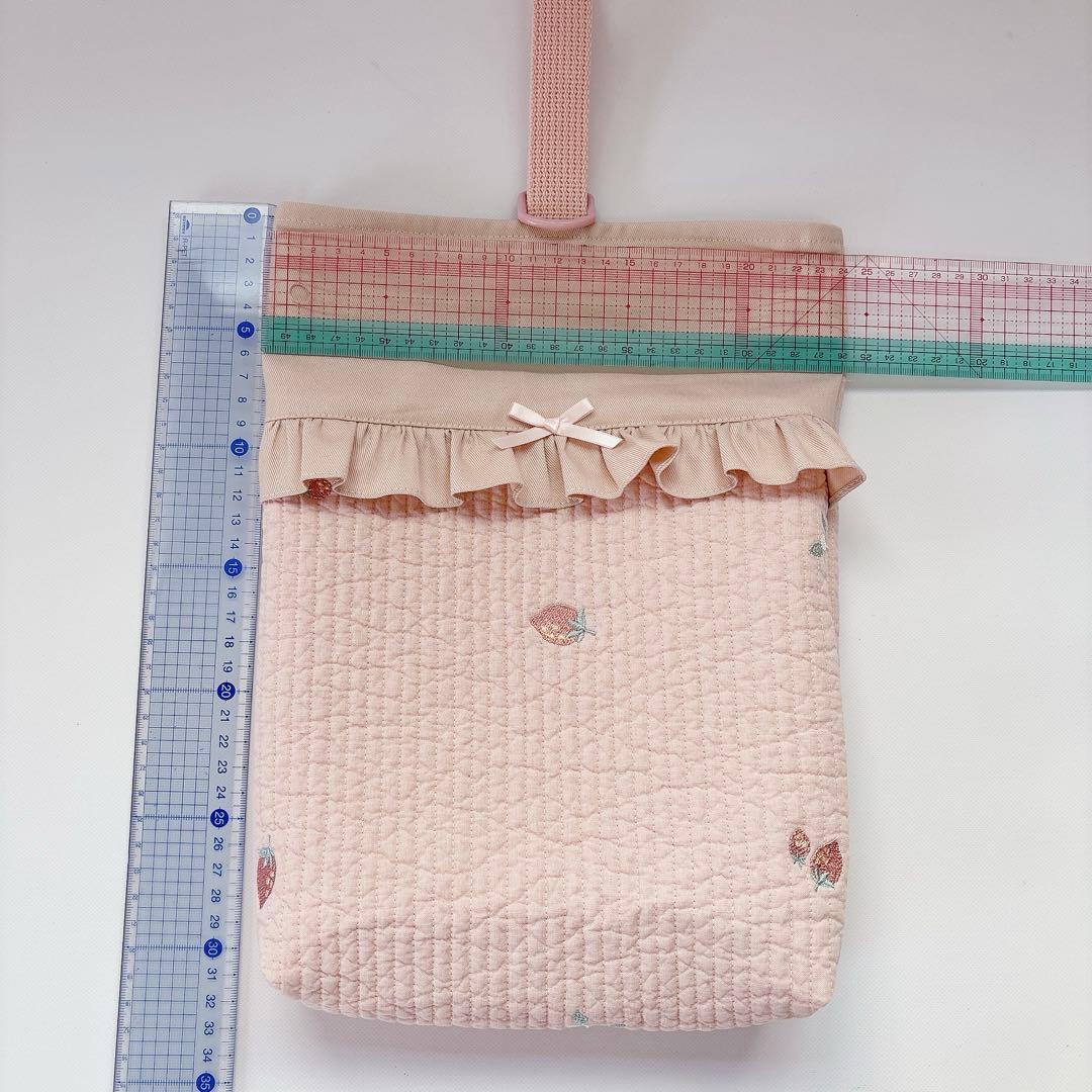 akiko様　レッスンバッグ　上履き袋　体操着袋　ヌビ　キルト　いちご　刺繍生地