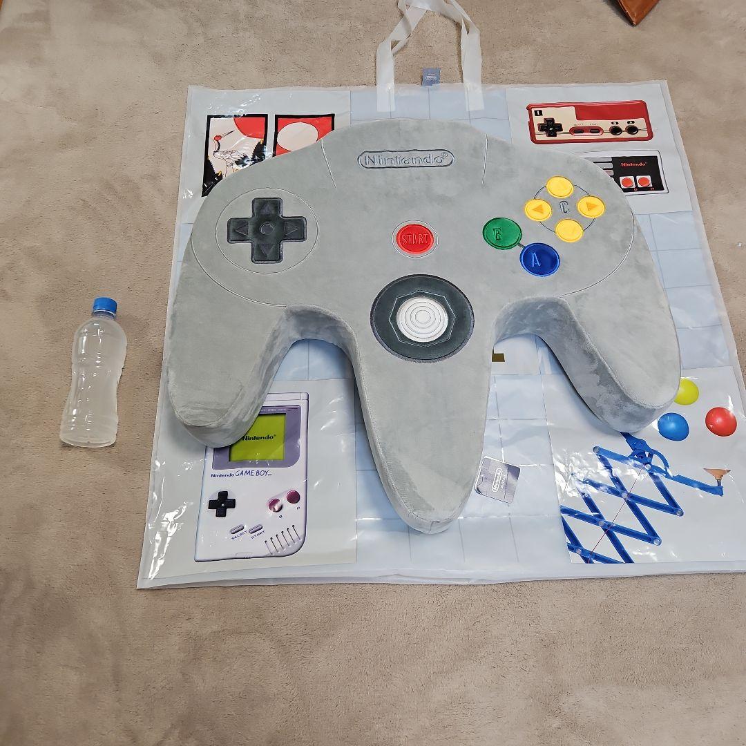 Nintendo 64 コントローラー型クッション　ニンテンドーミュージアム