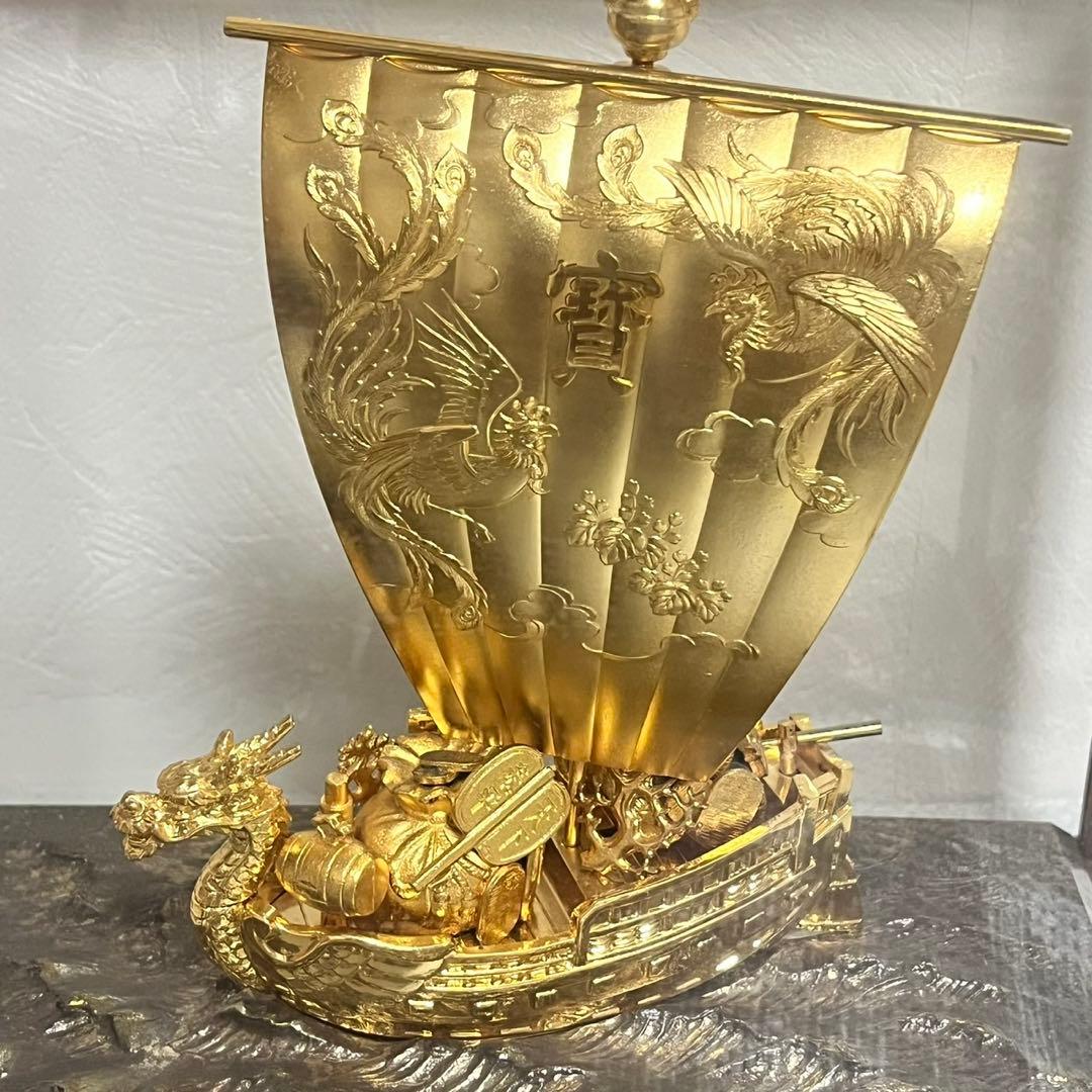 金属製　宝船　置物 ガラスケース付き　メッキ