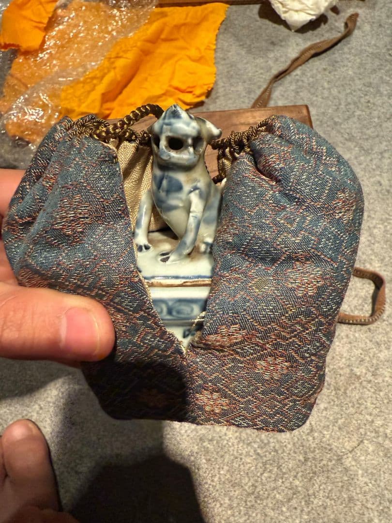 か*る様 ★栄★中国 清代 古染付 呉須 山水図 獅子摘 香炉 茶道具 古陶磁