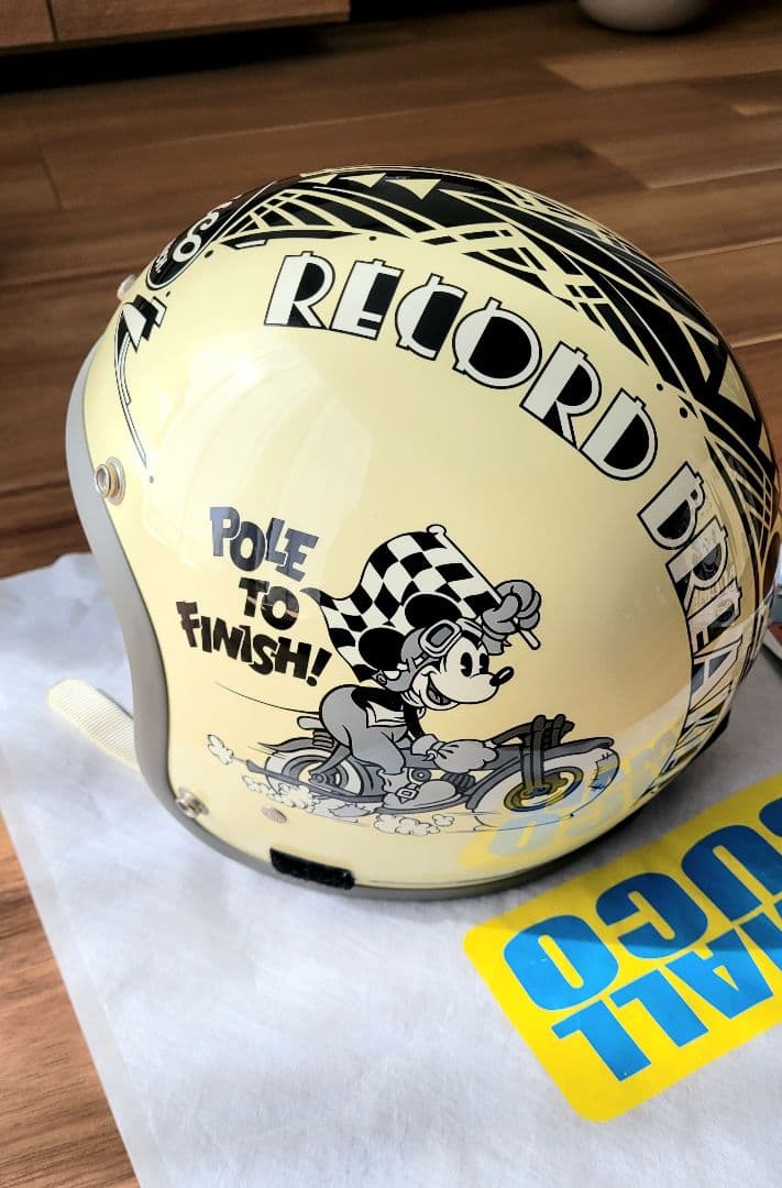 【Disneyコラボ限定完売品】Buco ヘルメット