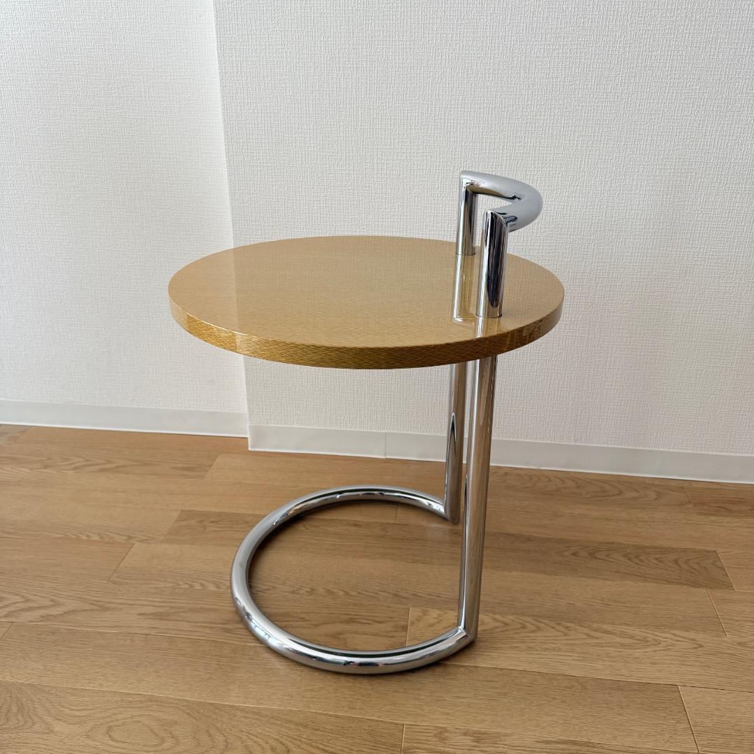 円形サイドテーブル・ハンドル付き