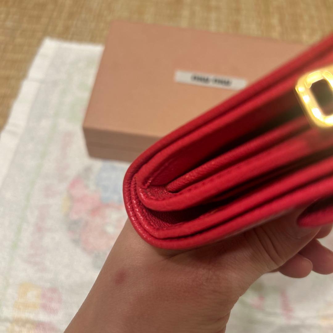 日曜日限定値下げMIU MIUピンク二つ折り財布