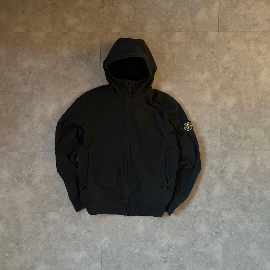 【極美品❗️】stone  ソフトシェルジャケット　黒