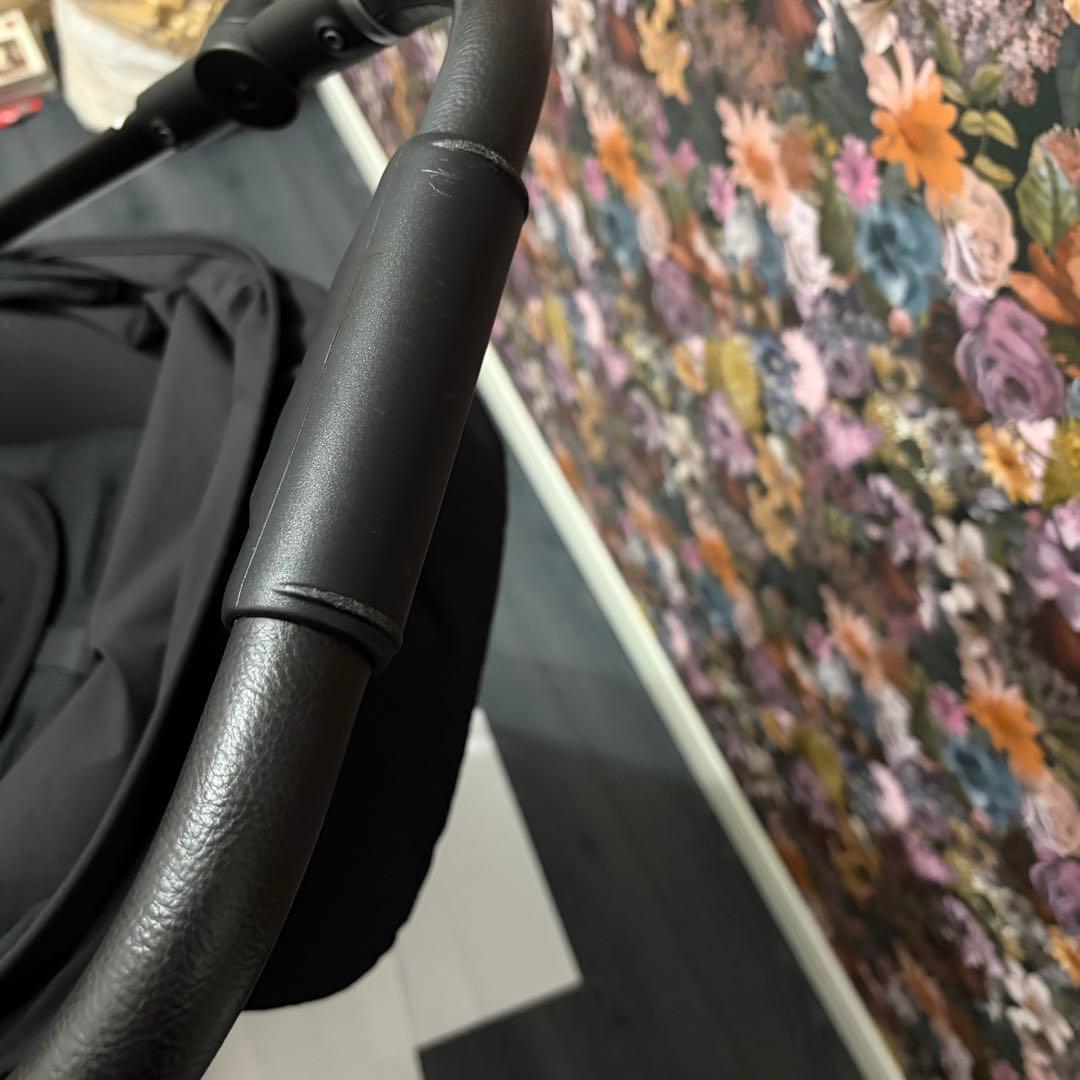 Y*U様 ブラック 折りたたみベビーカー ルーチェフリー 2024年モデル