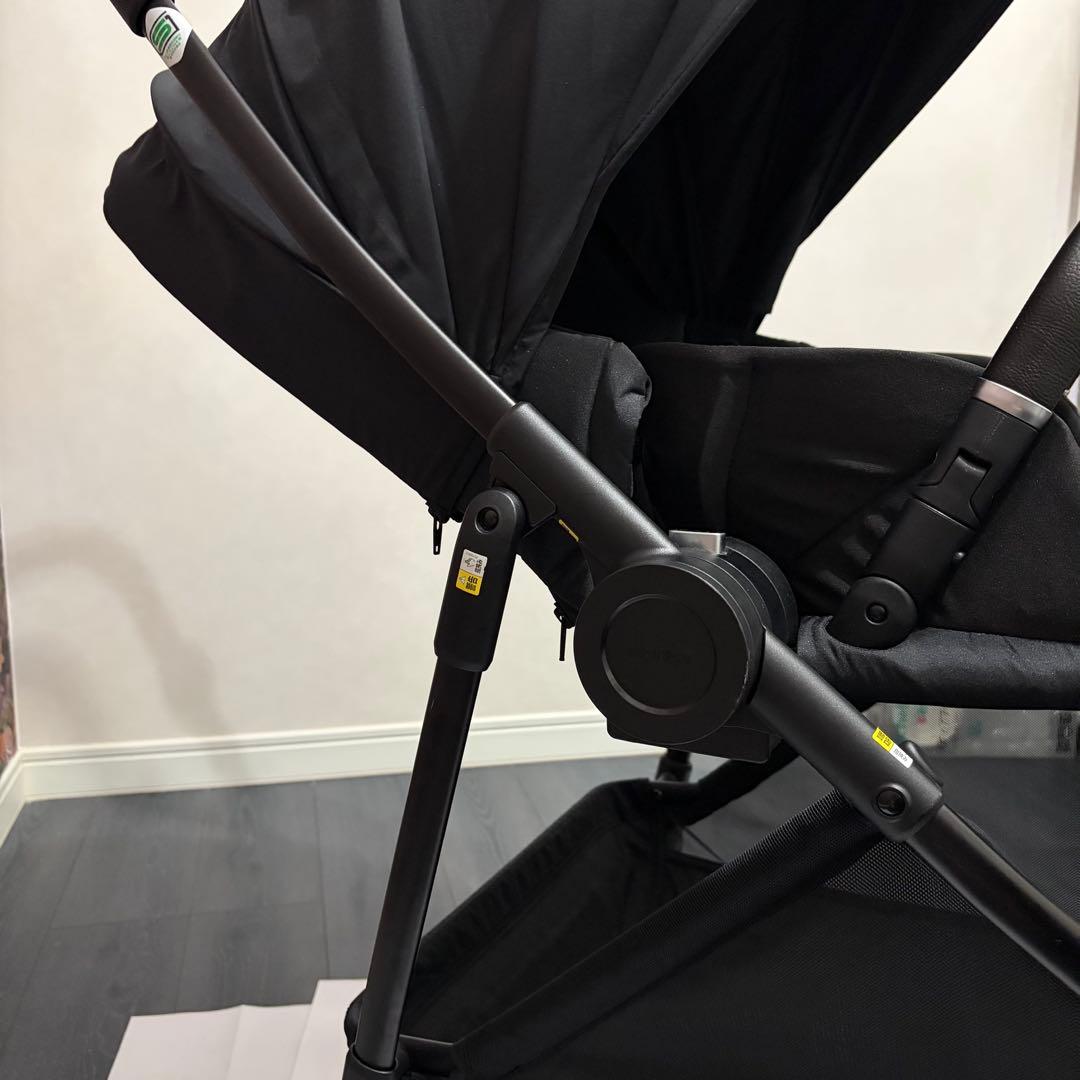 Y*U様 ブラック 折りたたみベビーカー ルーチェフリー 2024年モデル