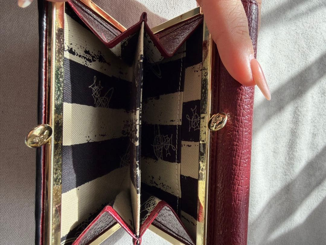 ヴィヴィアンウエストウッド　二つ折り財布　ワインレッド