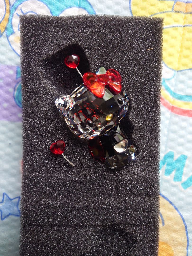 スワロフスキーハローキティてんとう虫