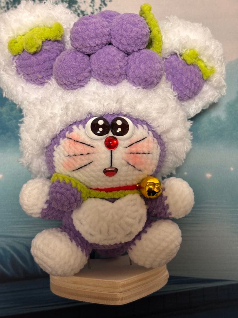 ふわふわぶどう帽子のニットドール