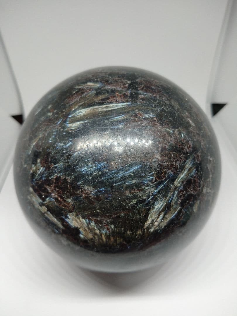 天然石■アルベゾン閃石・アルベゾナイト ■ヌーマイト■スフィア■丸玉■台座付き