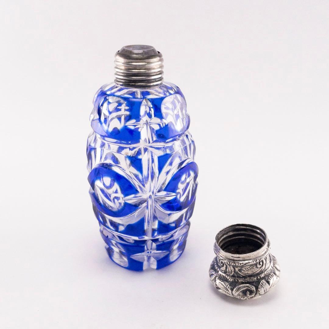 英国製 純銀蓋 19世紀 アンティーク ブルー カットグラス 香水瓶