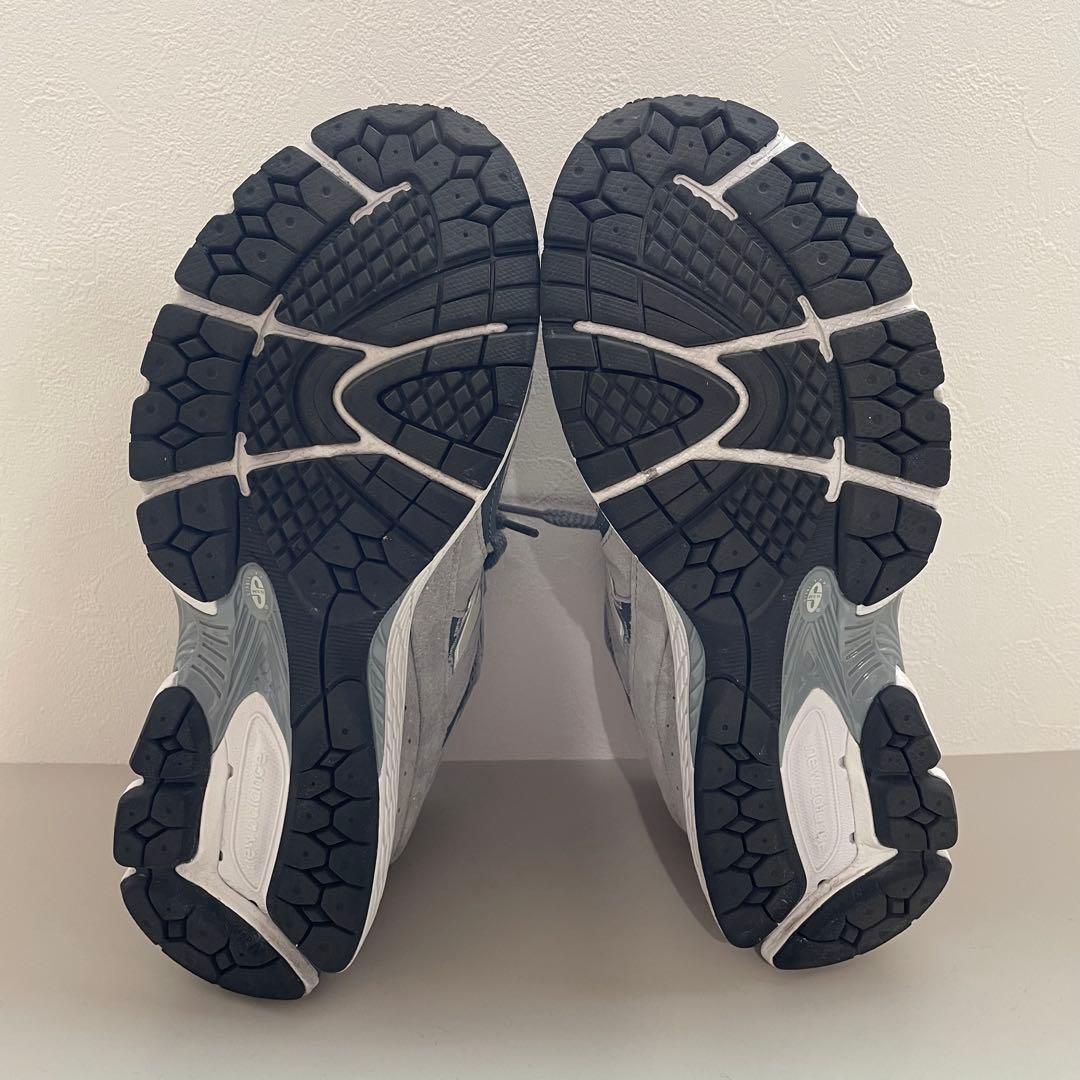 美品new balance ニューバランスM2002R STグレー24.5cm