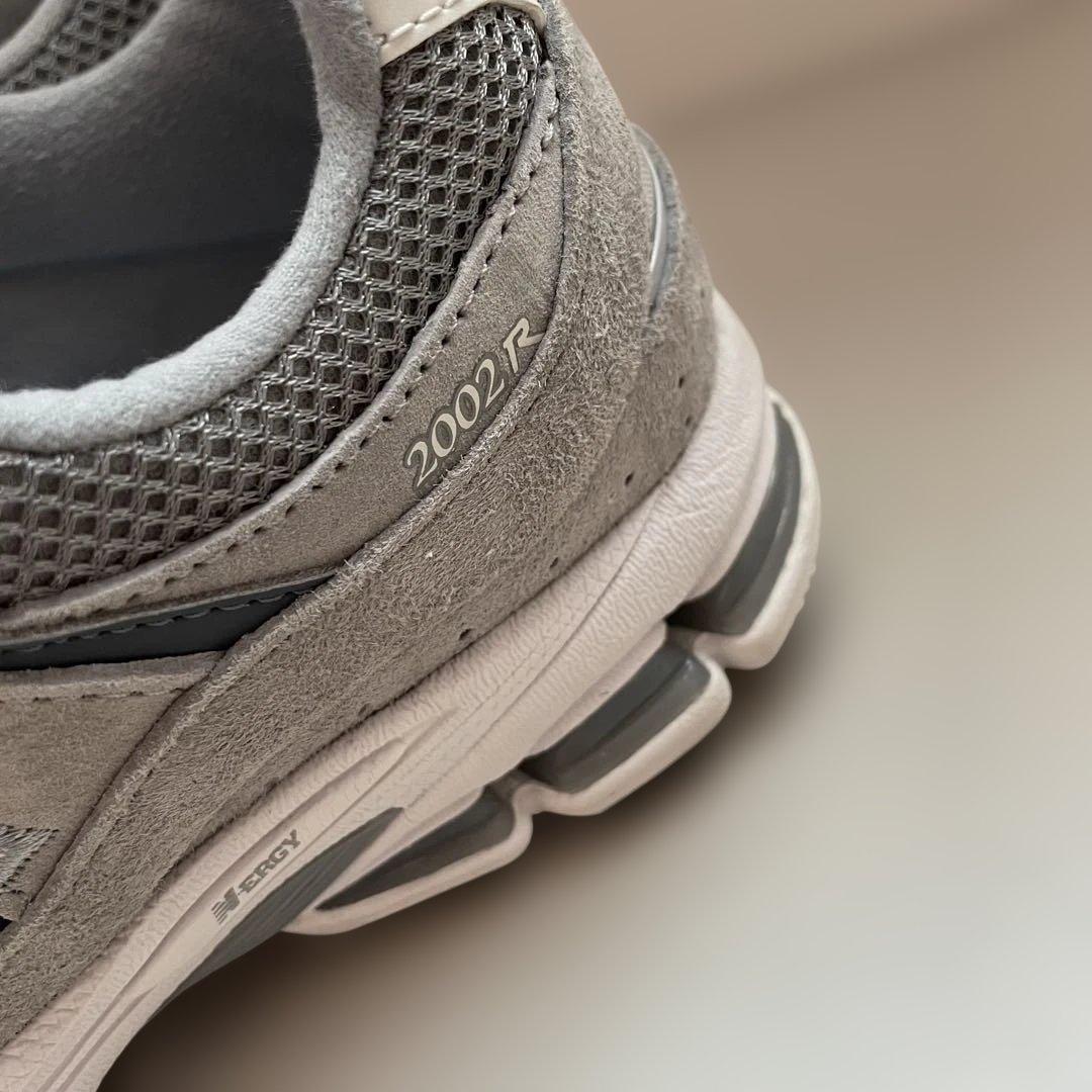 美品new balance ニューバランスM2002R STグレー24.5cm