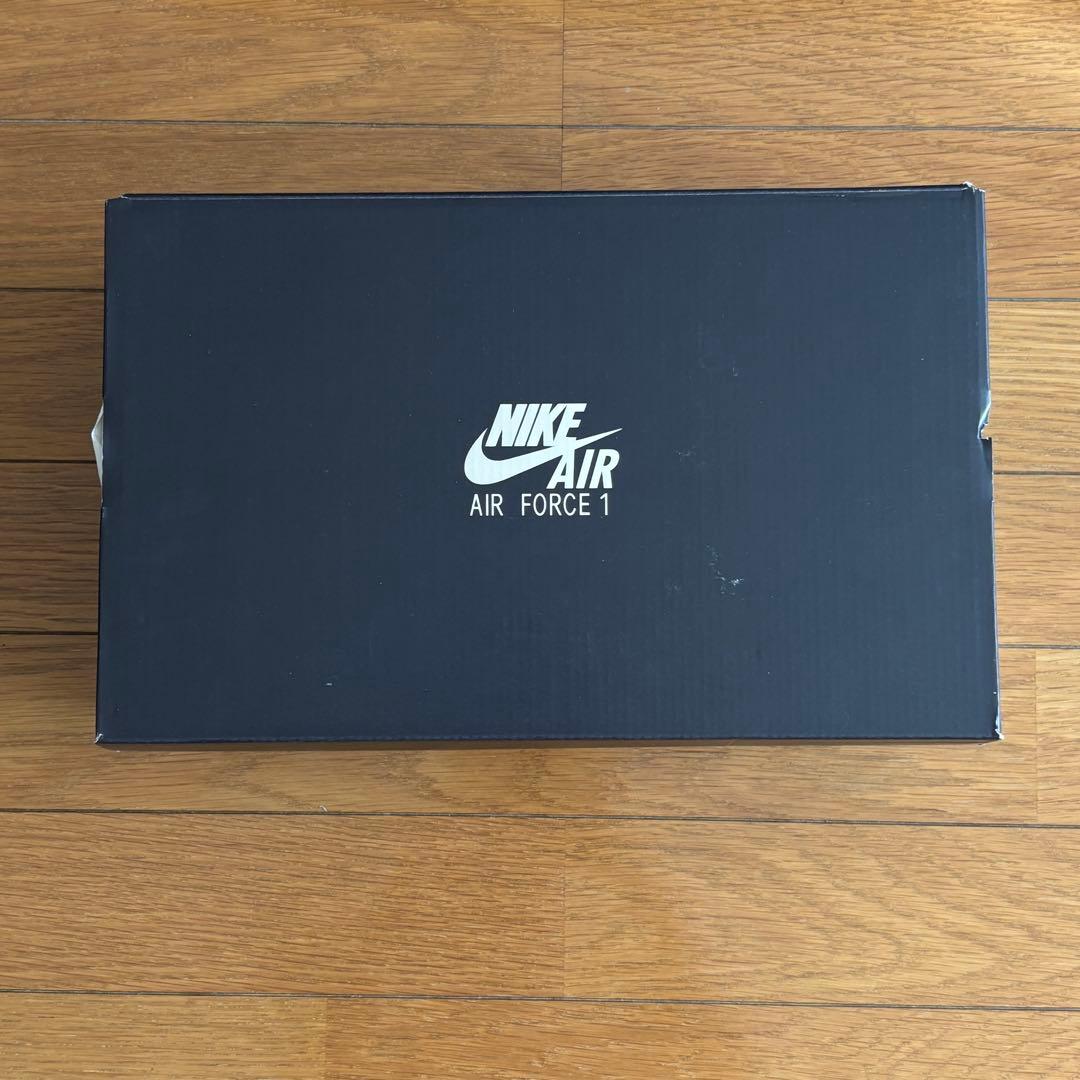 NIKE AIR FORCE 1 ＇07 LV8　HQ1966-001 グレー