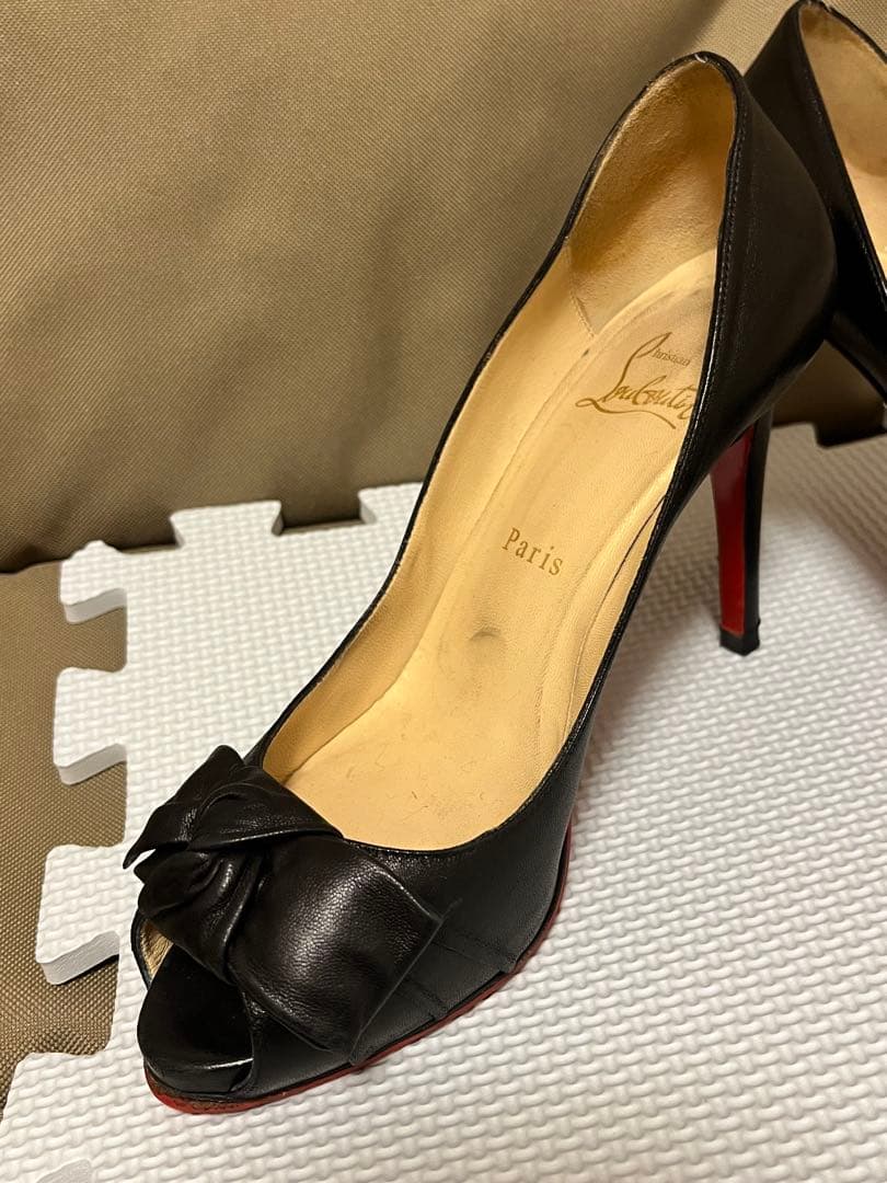 Christian Louboutin ブラックオープントゥハイヒール 37