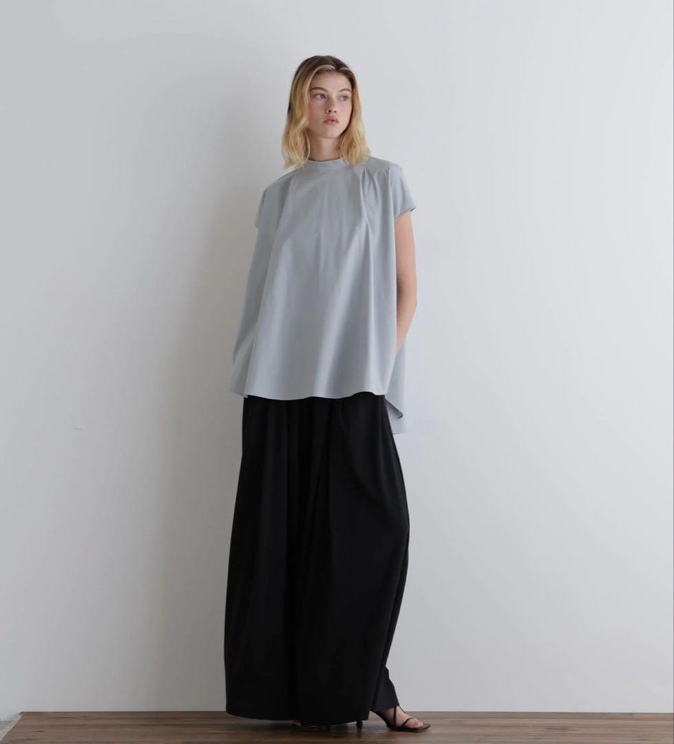 LE PHIL(2025年製) SOLOTEXノースリーブブラウス