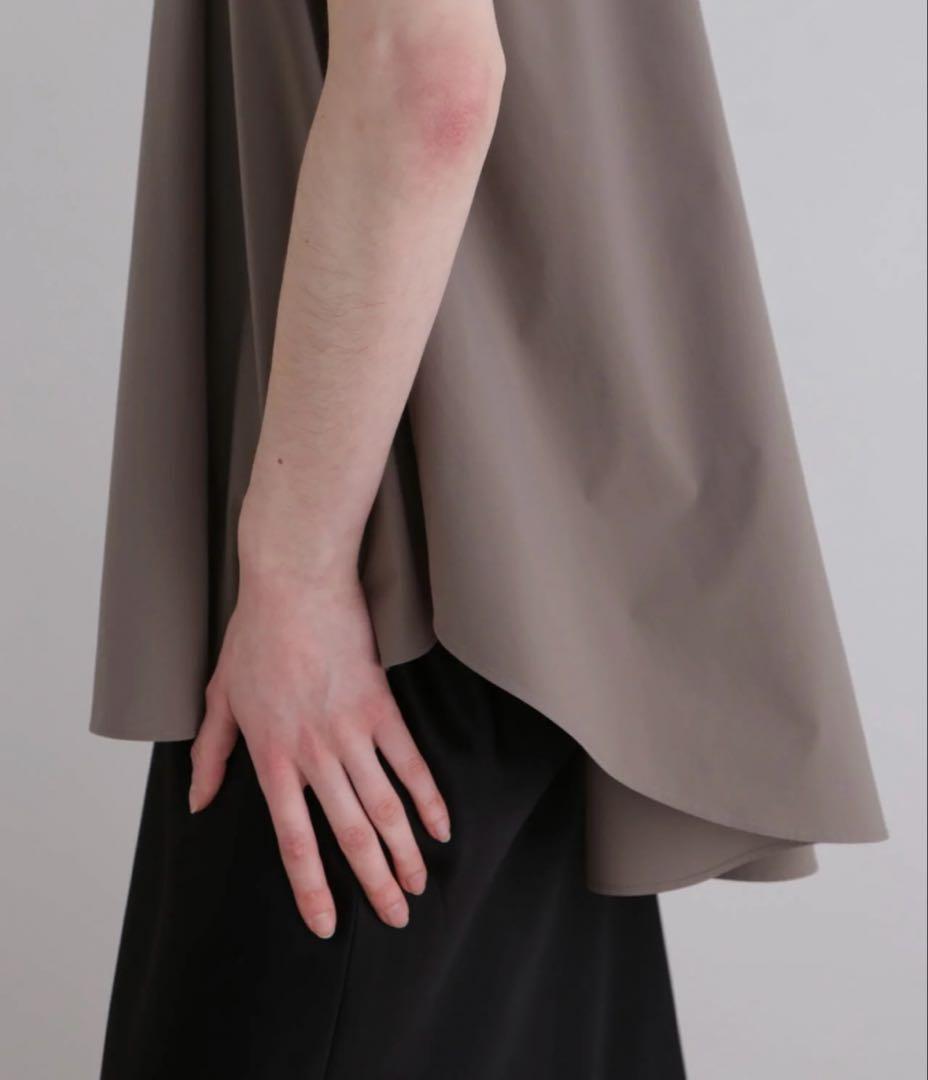 LE PHIL(2025年製) SOLOTEXノースリーブブラウス