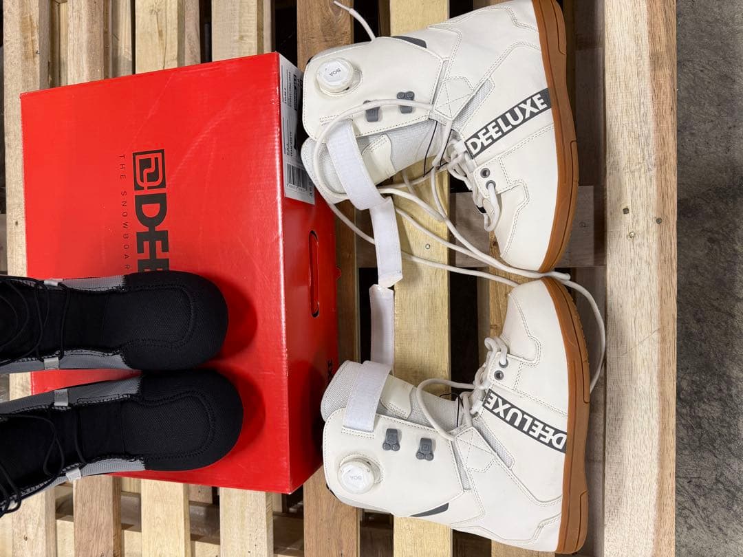 DEELUXE D.N.A. 23/24 26.0 cm ホワイト　おまけ付き