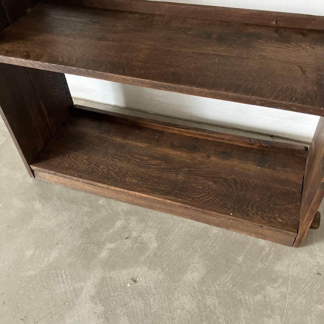 古い木製の楔棚