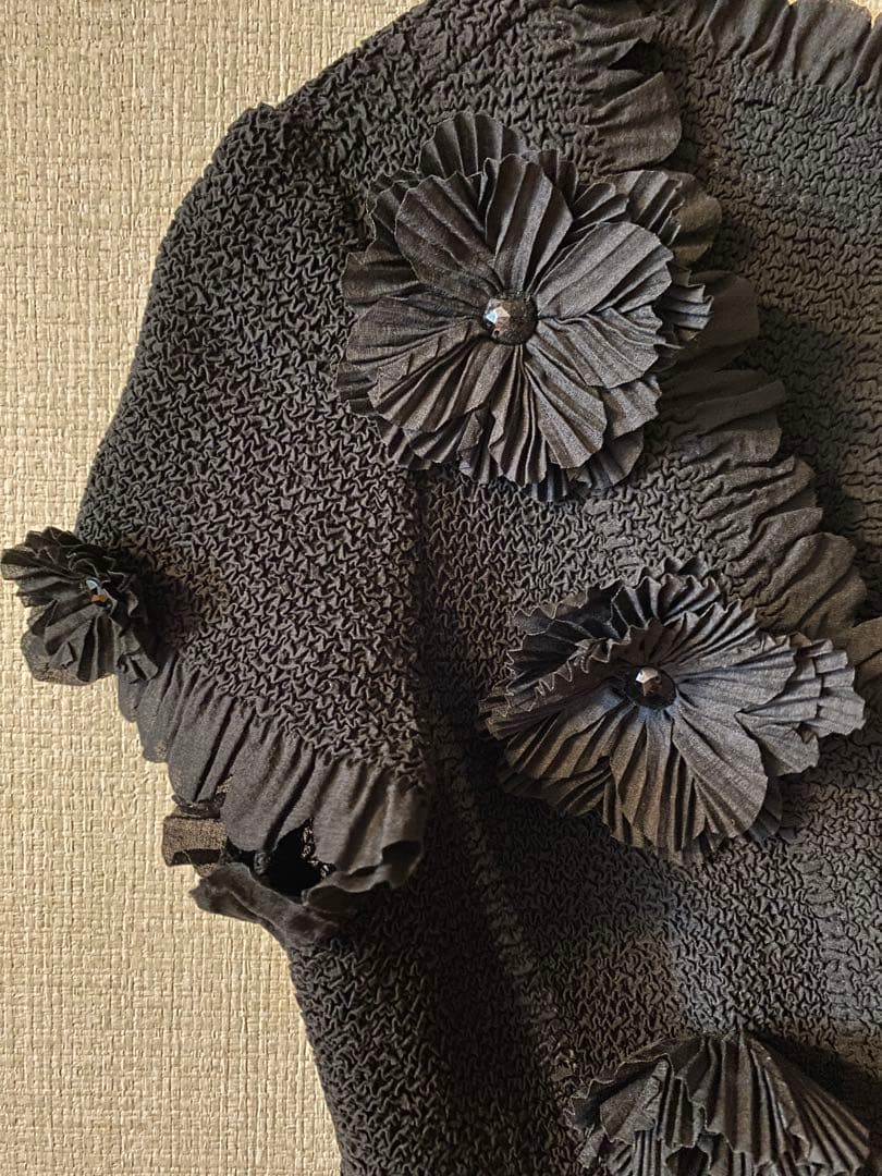 み*ん様 nako ohno フラワーモチーフ付きカットソー