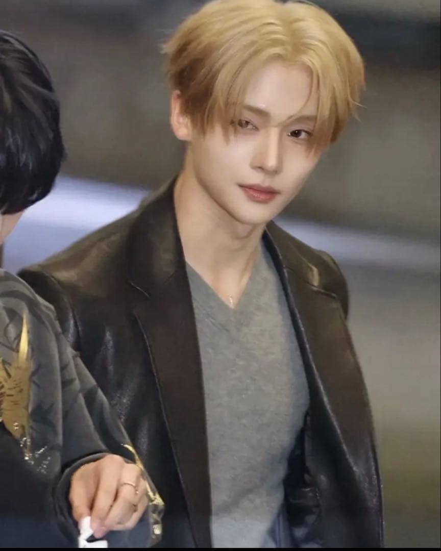 Jennie ジェニ着用 | instantfunk レザージャケット