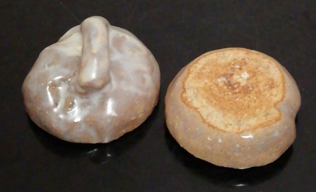 人間国宝　三輪休雪作　萩焼　はじき　香合　共箱　共布　茶道具