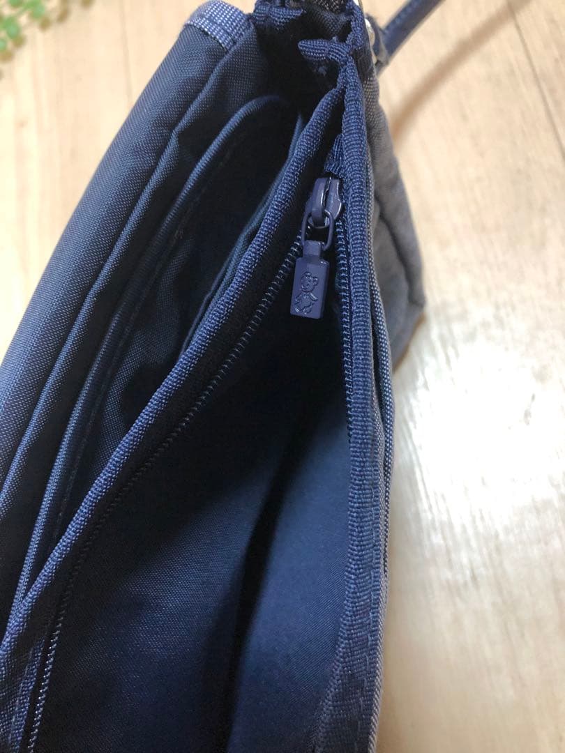 ファミリア　ウォレットポシェット 美品