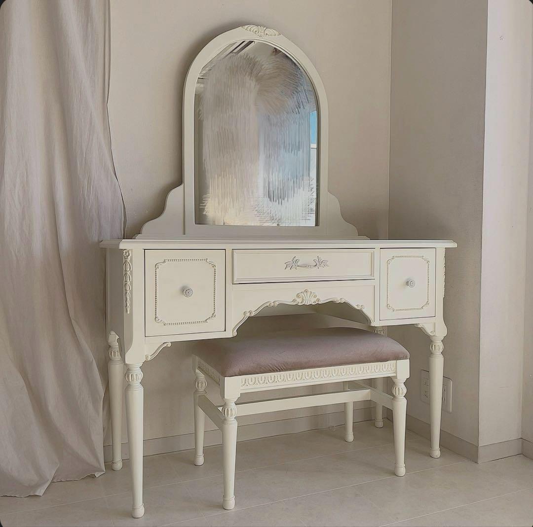 emiri　　アンティーク　シャビーシック　ドレッサー　白家具　デスク