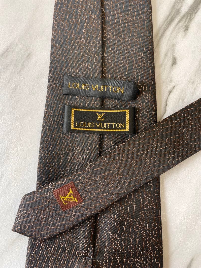 【極美品】ルイヴィトン ネクタイ モノグラム総柄 ブラウン シルク 高級
