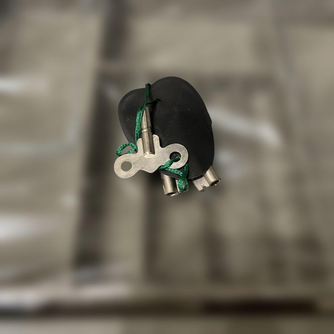 内田 ウチダ手提げ金庫 CASH BOX UCHIDA 鍵付き 125-0101