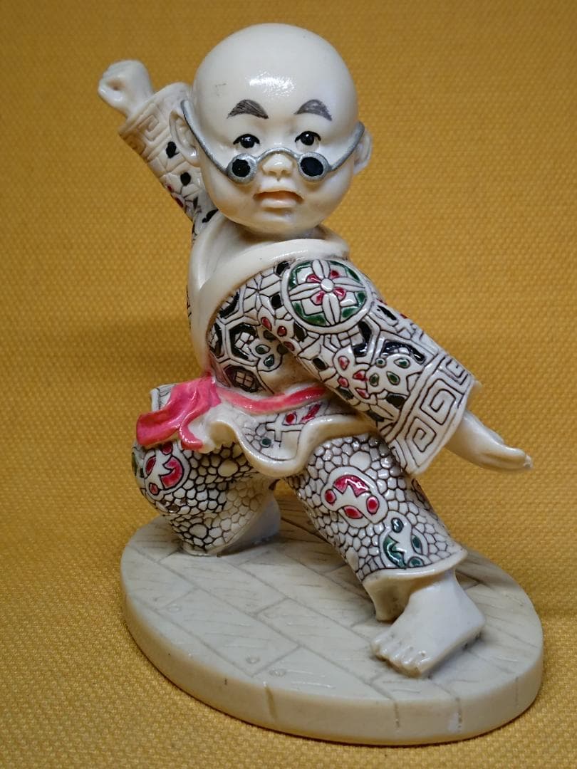 人形　少林寺拳法　彫像　オブジェ　置物　インテリア　工芸品　美術品　A3172