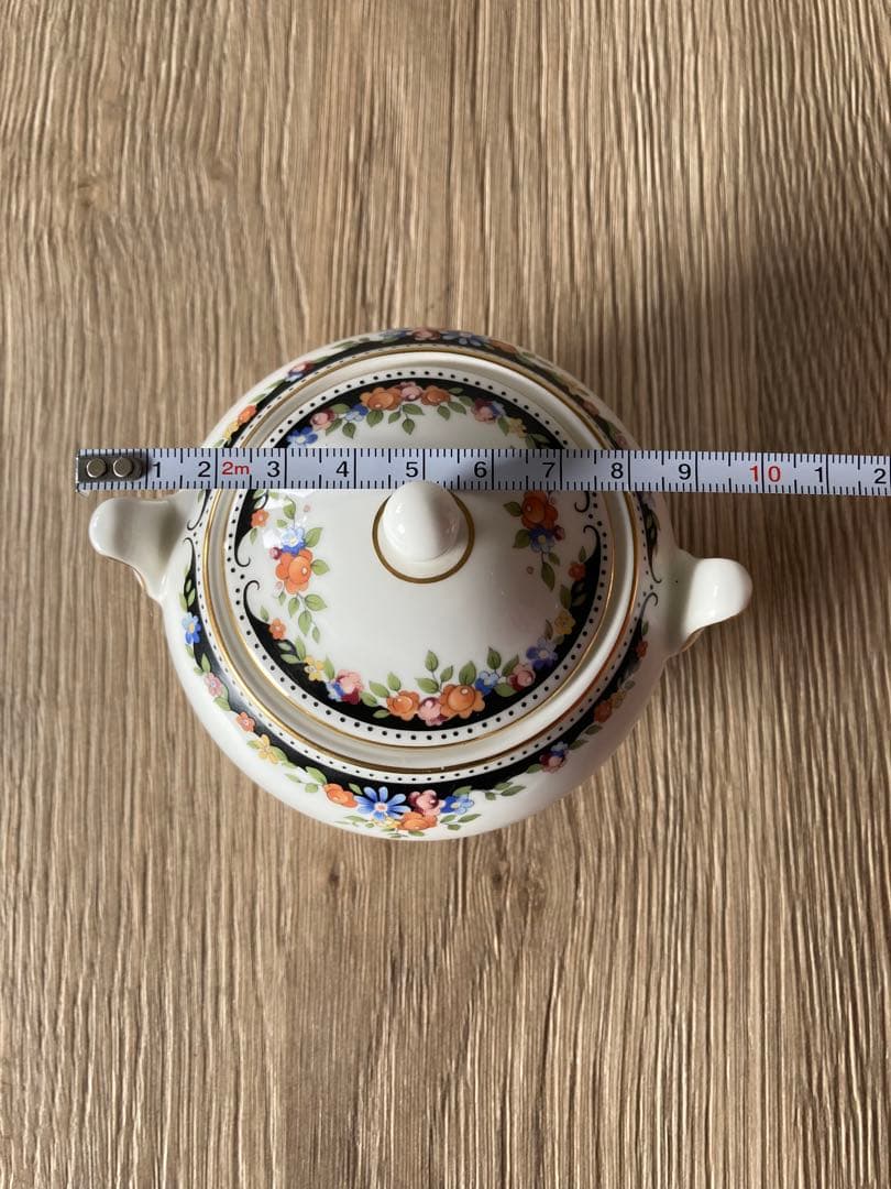 ウェッジウッド オズボーン　カップ&ソーサー４客＆シュガーポットのセット