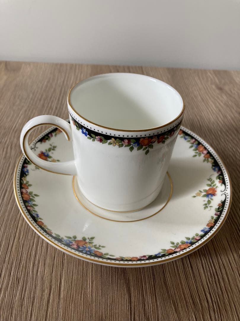 ウェッジウッド オズボーン　カップ&ソーサー４客＆シュガーポットのセット