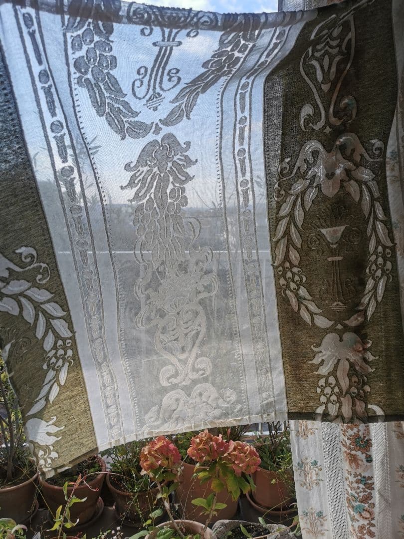 アンティーク英国 レアな杢カーキ 花器 聖火台 オリーブの実 マドラスレース