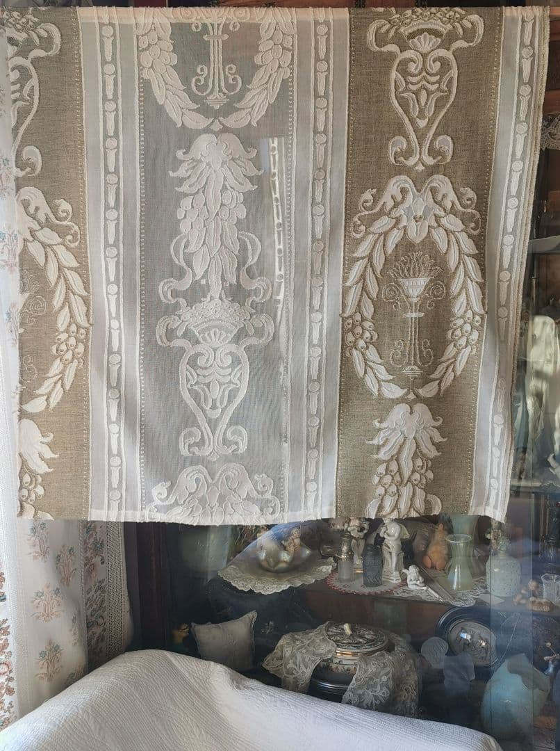 アンティーク英国 レアな杢カーキ 花器 聖火台 オリーブの実 マドラスレース