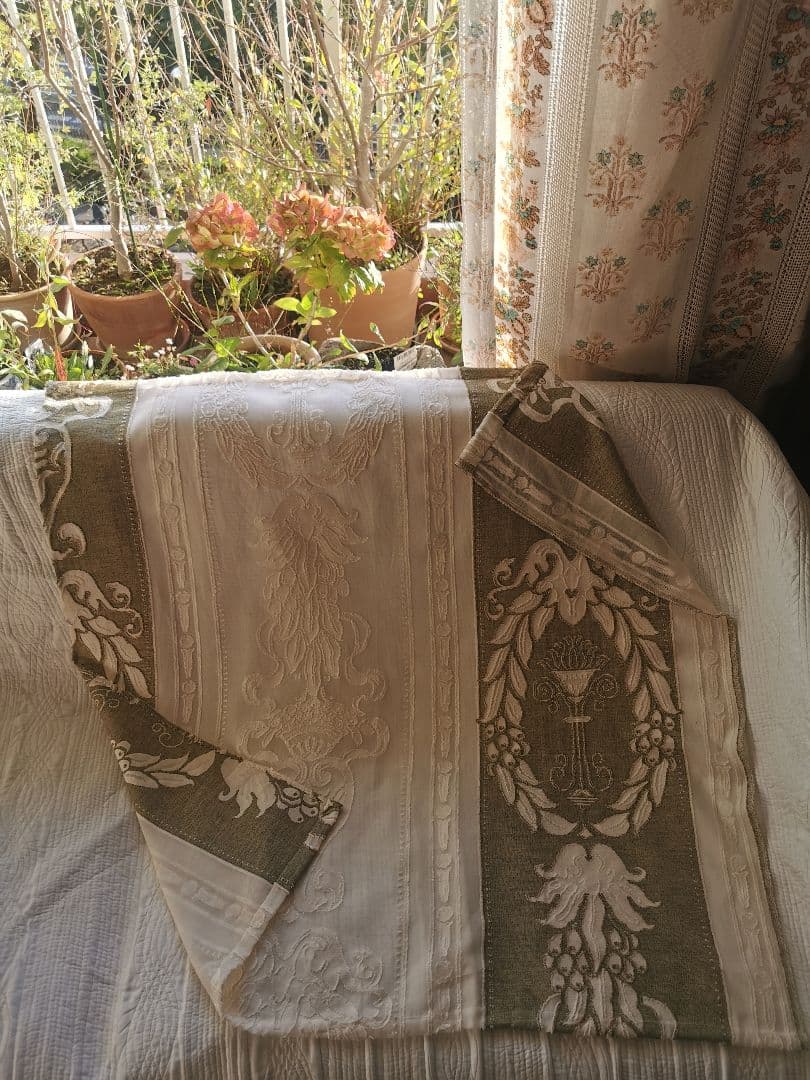 アンティーク英国 レアな杢カーキ 花器 聖火台 オリーブの実 マドラスレース