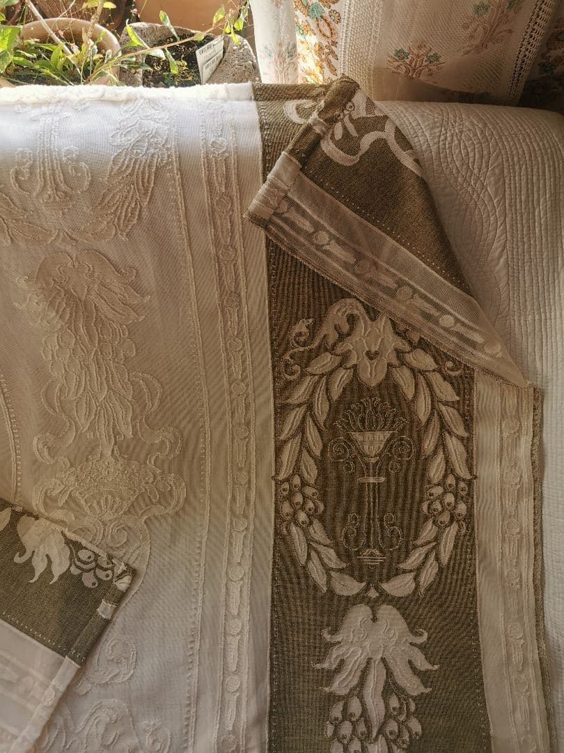 アンティーク英国 レアな杢カーキ 花器 聖火台 オリーブの実 マドラスレース