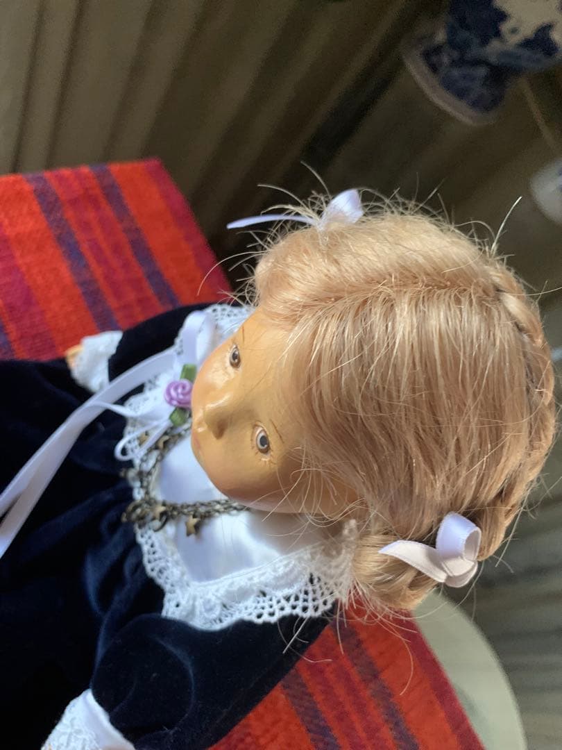 DOLFIイタリア製　可愛すぎる木彫少女人形！ 可愛がって下さい！