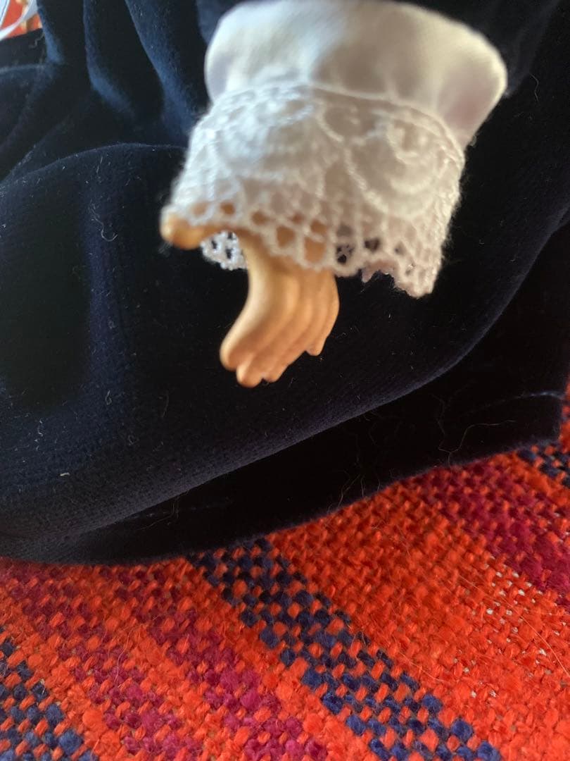 DOLFIイタリア製　可愛すぎる木彫少女人形！ 可愛がって下さい！