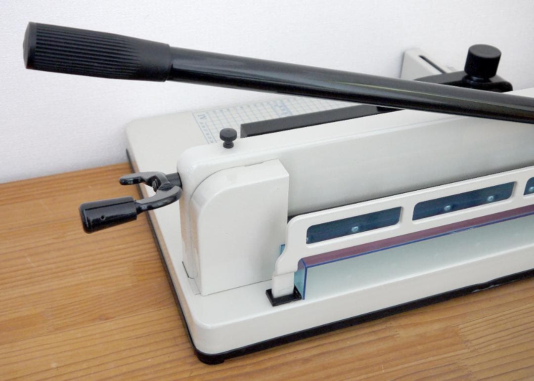 大型裁断機　別売 ウレタン製スタンド付き