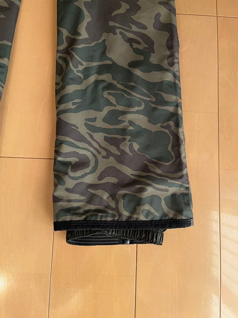 Burton ビブパンツ AG BREAKNECK BIBメンズS 迷彩