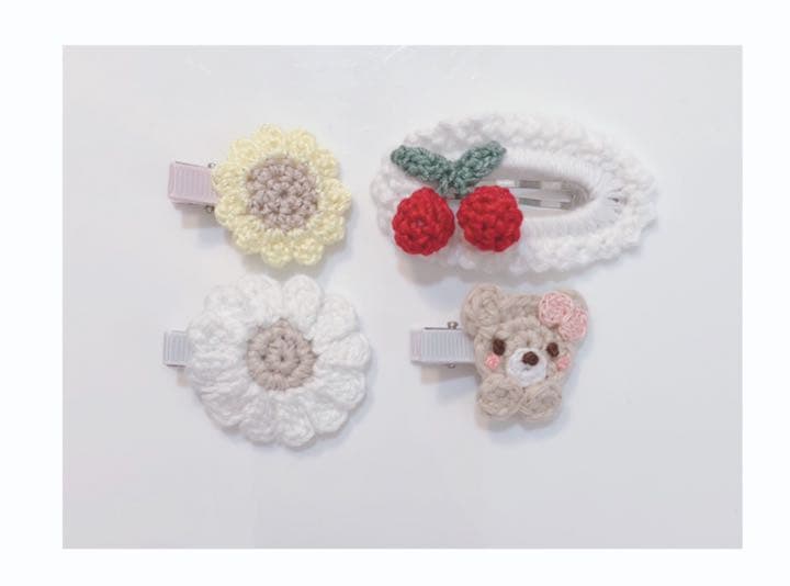ハンドメイドスタイ　ベビーヘアクリップ  ゆきゃりᙏ̤̫͚ 様