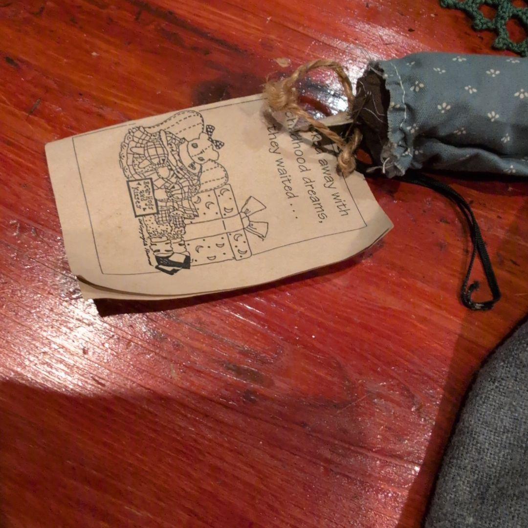 アティックベイビーズ　ビンテージスタイル人形