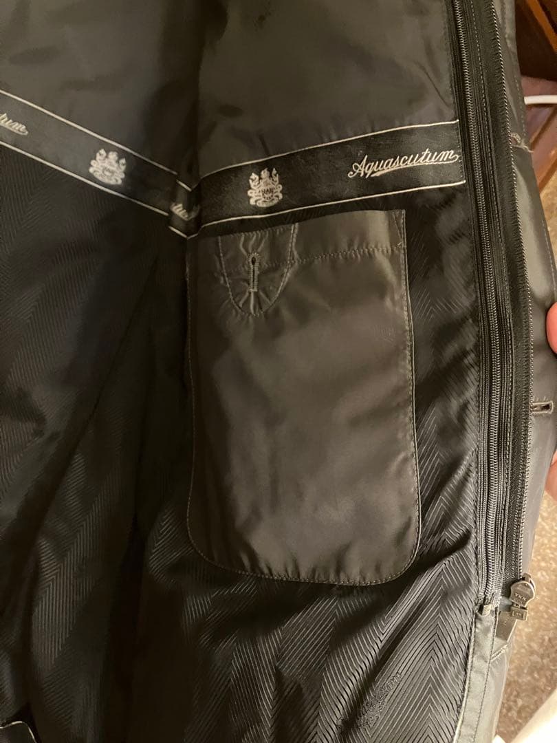 アクアスキュータム　Aquasqutum ダウンライナー付コート　グレーシルバー